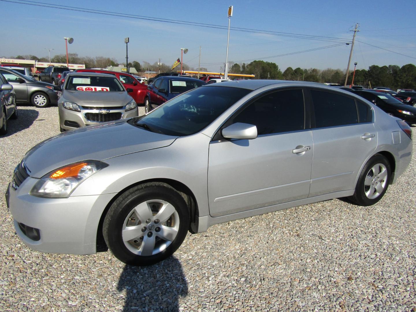 2008 Silver /Gray Nissan Altima 2.5 (1N4AL21E48N) with an 2.5L L4 DOHC 16V engine, Automatic transmission, located at 15016 S Hwy 231, Midland City, AL, 36350, (334) 983-3001, 31.306210, -85.495277 - Photo#2